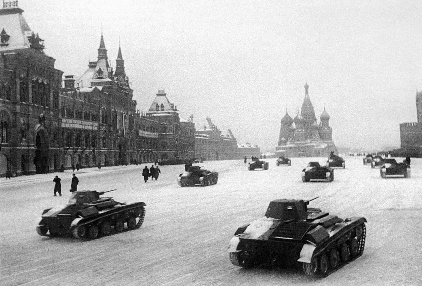 Парад 7 ноября 1941 в москве